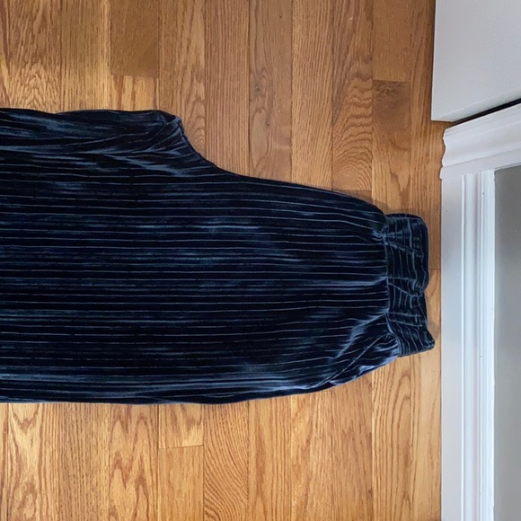 Women’s pants - Picture 1 of 3